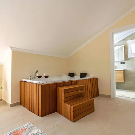 Close To Oludeniz 5 Bedroom Вилла Овачик